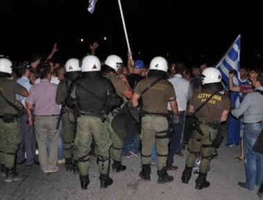 Χίος: Αγωνιώδης διαμαρτυρία κατοίκων κατά νέων οικισμών παράνομων μεταναστών